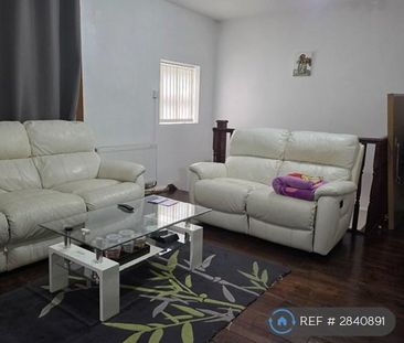 3 bedroom semi-detached house to rent - Photo 1