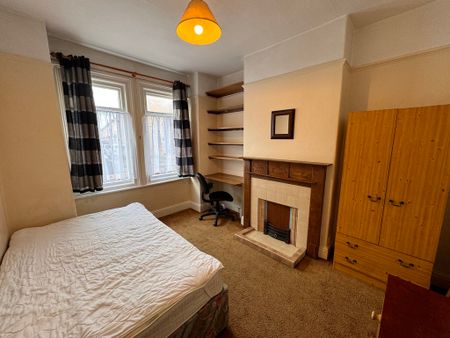 Ratcliffe Street, Burton Stone Lane - P2108 - Photo 5