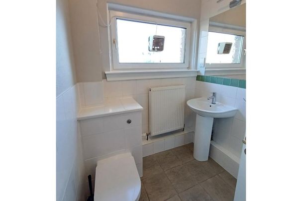 studio flat for rent in Holyrood - Photo 1