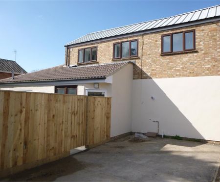 Room 4, Old Bakery, New Barns Road, Ely - Photo 4