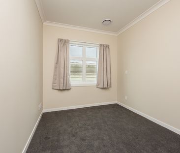 b/15 Hall Street, Newtown - Photo 1