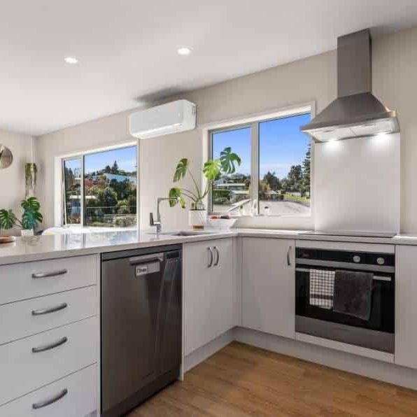 Elevated modern cottage in peaceful setting - Photo 1