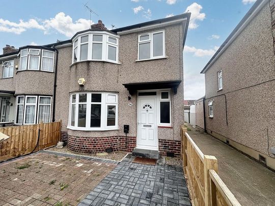 3 bedroom semi-detached house to rent - Photo 1