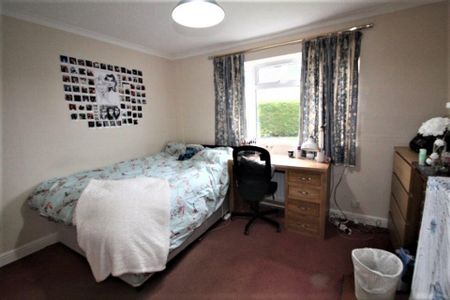 8 bedroom Semi-detached house to rent - Photo 5