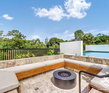 3 bedroom + MPR Terrace Home Offering Modern Comforts! - Photo 2