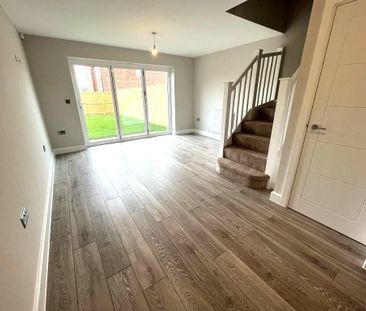 2 bedroom semi-detached house to rent - Photo 4