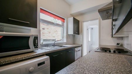 3 bedroom terraced house to rent - Photo 4