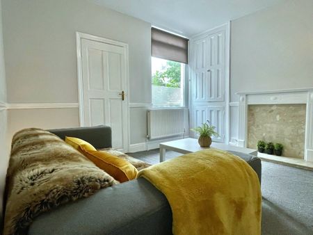 1 Bed Flat, Aston Road, LS13 - Photo 3