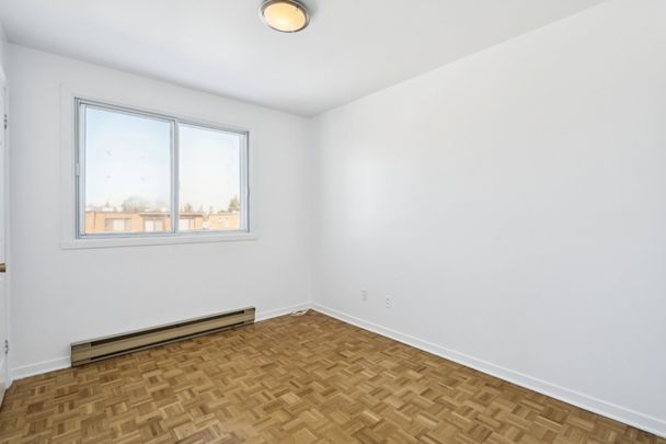 12063 Av. Longtin, H4K 2M6, H4K 2M6, Montréal - Photo 1