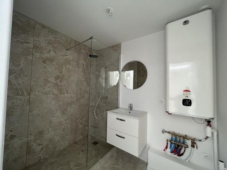 Location Appartement 3 pièces 59m² ROANNE 42300 - Photo 5