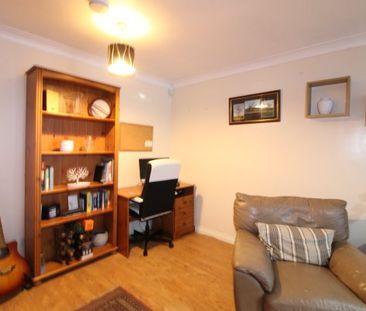 South Campbell Street, Paisley - Photo 5