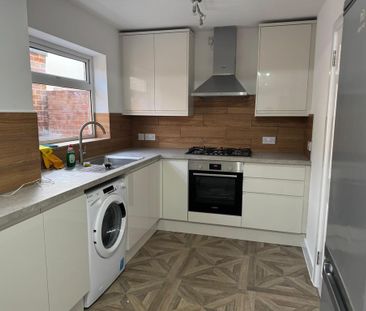 3 bedroom terraced house to rent - Photo 6