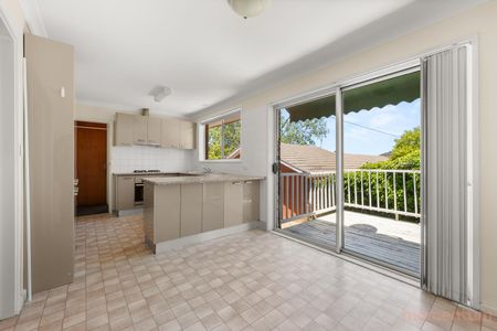 30 Spafford Crescent, Farrer ACT 2607 - House For Rent | Domain - Photo 5