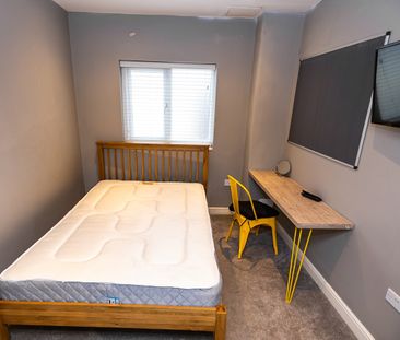 6 Bed Terraced House, Lawrence Road, L15 - Photo 6