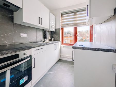 Studio Flat, Brighton Road, CR8 - Photo 4