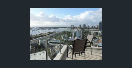 Southport Central - Fully Furnished 3 bedroom - Photo 2