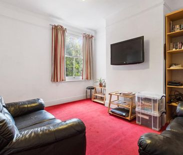4 bedroom semi-detached house to rent - Photo 2