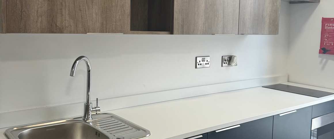 Brand New! Deluxe Studios Derby City Centre Studio 3 - Photo 1