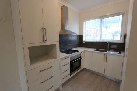 NEAR NEW GRANNY FLAT - Photo 2