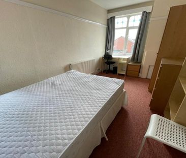 4 bedroom apartment to rent - Photo 3