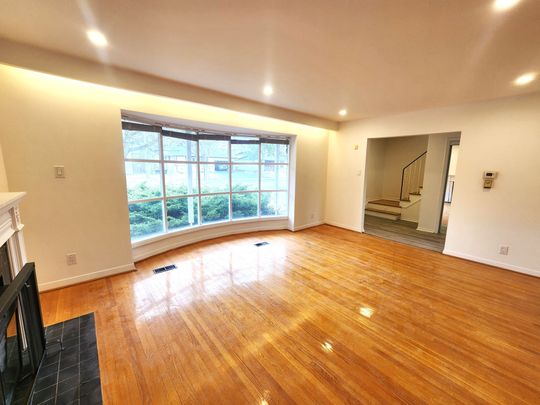 For Lease - 35 Shippigan Crescent, Toronto, Ontario - Photo 1