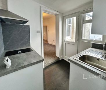 2 bedroom maisonette to rent Albion Hill, Brighton, East Sussex, BN2 - Photo 5