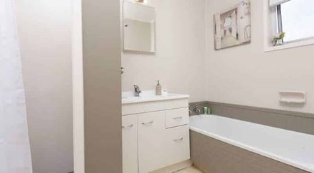 SUNNY HOME IN COCKLE BAY - Photo 2