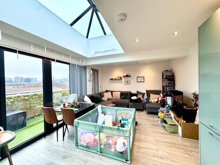 3 Bed Flat, Satchwell Road, E2 - Photo 3