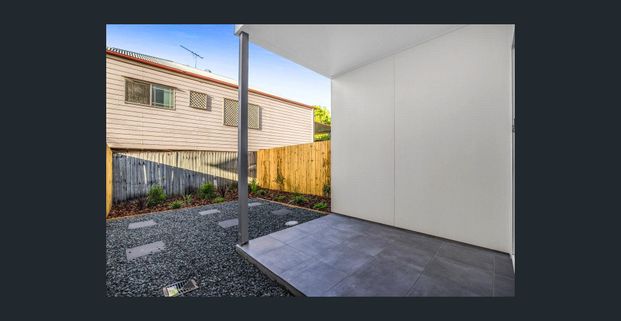 OUTSTANDING STUDIO LIVING ON GROUND LEVEL - Photo 1