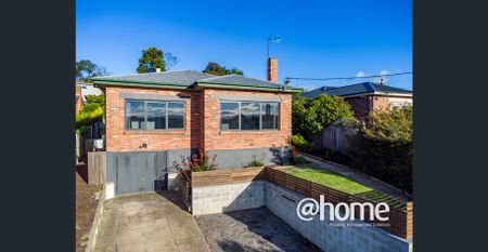 Modern Family Home - Photo 3