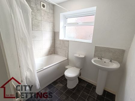 2 Bedroom Flat - Photo 5