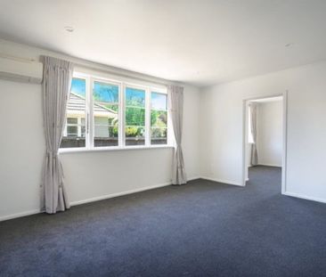 Refurbished 4-Bedroom Family Home in Christchurch - Photo 2