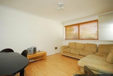 3 Bed Flat, St Mary-Le-Park Court, SW11 - Photo 1