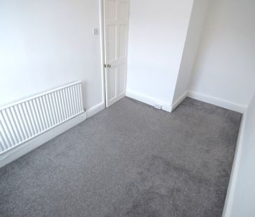 To Let 2 Bed Mid Terraced House - Photo 3