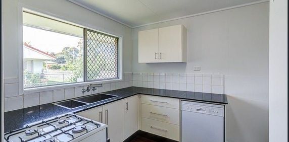 3 Bedroom Family Home - Photo 2