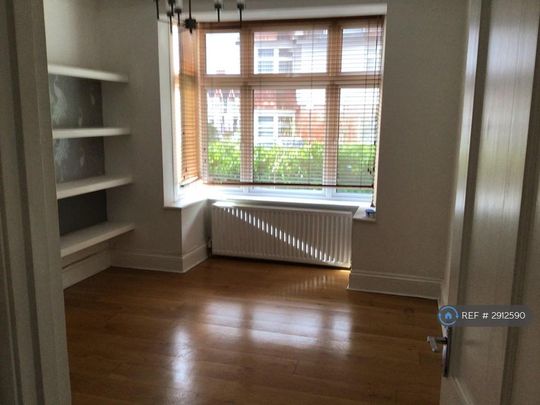 3 bedroom flat to rent - Photo 1