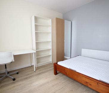 6 bedroom semi-detached house to rent - Photo 5