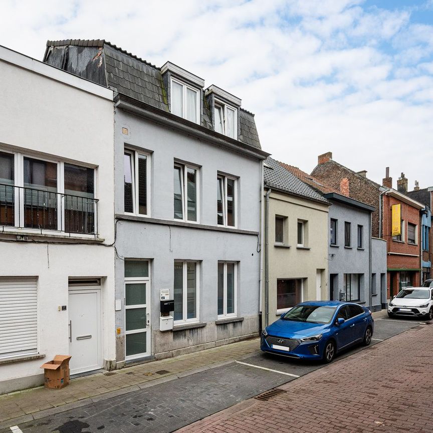 Ideale starterswoning: Centraal gelegen appartement nabij de Markt van Eeklo! - Foto 1