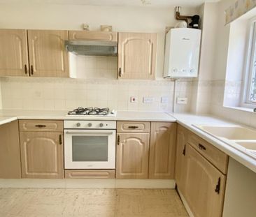 3 bedroom semi-detached house to rent - Photo 6