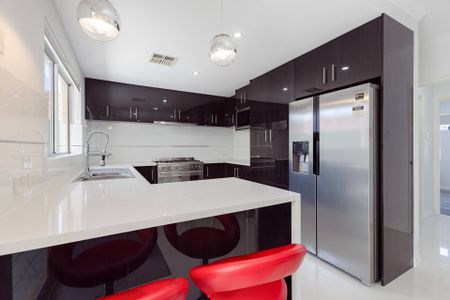 Luxury Furnished Home in Yokine! - Photo 3