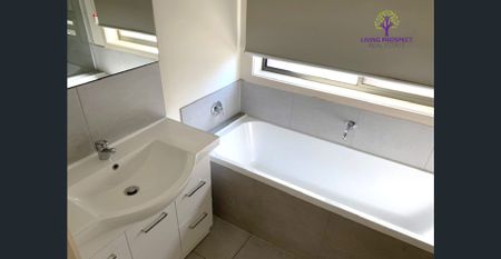 Exceptional Family Living in a Prime Tarneit Position - Photo 5