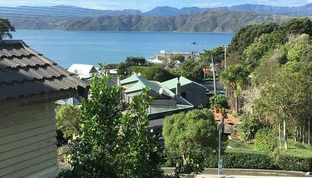 Spacious, sunny, secure two double bedroom flat - Photo 3