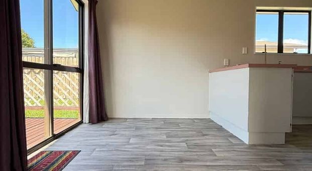 Beautiful 3 Bedroom Brick & Tile Home in Randwick Park - Photo 1