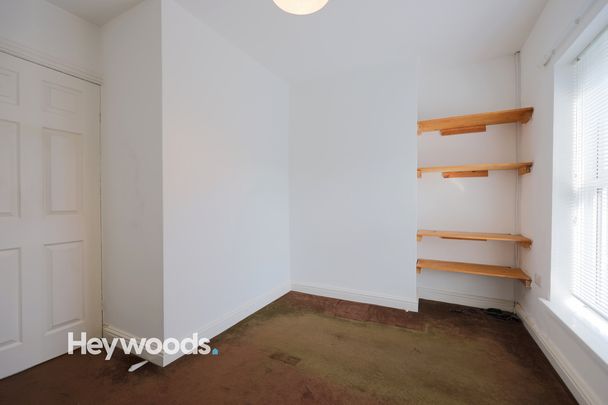 2 bed terraced house to rent in Legge Street, Newcastle-under-Lyme, Staffordshire - Photo 1