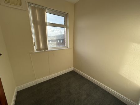 Cautley Road, Cross Green, LS9 - Leeds - Photo 2