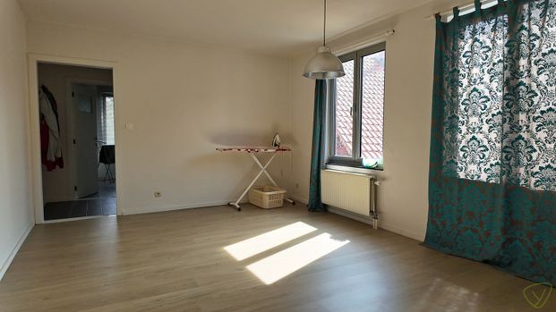 Uitzonderlijk afgewerkt duplex-appartement gelegen in het centrum van Eeklo! - Photo 1