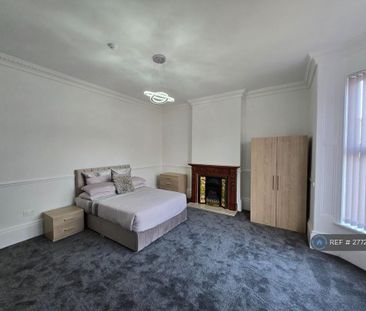 1 bedroom in a house share to rent - Photo 5