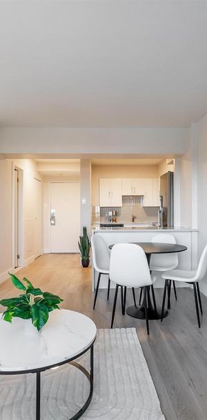 2 BR - 5311 Sherbrooke Ouest, Montréal - Photo 1