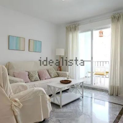 Alquiler de piso en Avenida Playas del Duque - Photo 1