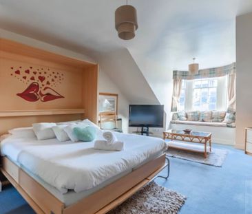 1 Bed Flat, Rose Street, EH2 - Photo 5